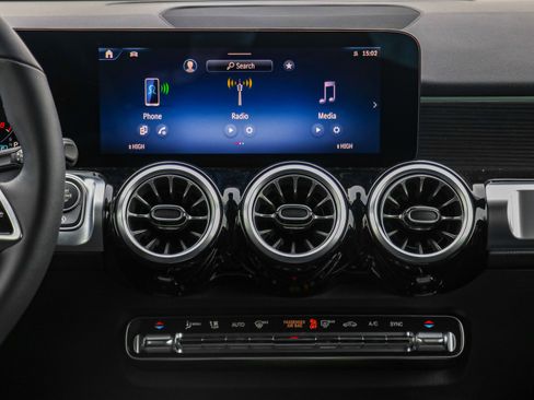 New 2026 Mercedes-Benz GLB 250 4MATIC image 12