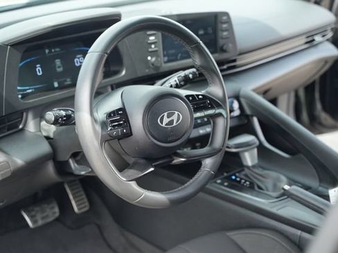 Used 2025 Hyundai Elantra Sport FWD image 27