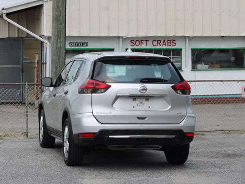 Used 2018 Nissan Rogue S AWD/4WD image 6