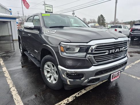 Used 2022 RAM 1500 Laramie AWD/4WD image 3