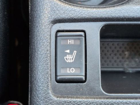 Used 2017 Nissan Rogue SV FWD image 23