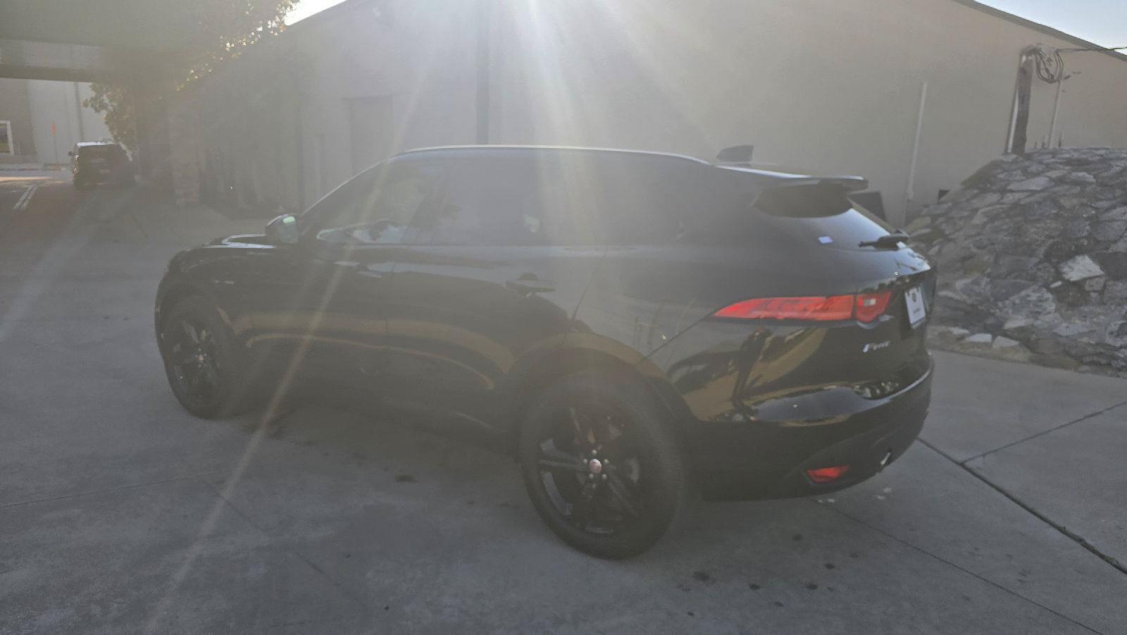 Used 2019 Jaguar F-PACE R-Sport AWD/4WD image 2