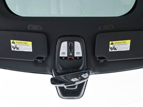 New 2026 Volvo XC90 B6 Plus w/ Protection Package Premier AWD/4WD image 17