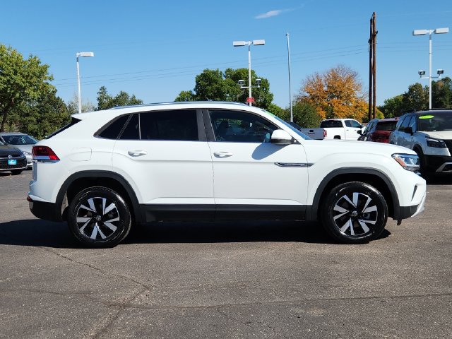 Used 2023 Volkswagen Atlas Cross Sport SE AWD/4WD image 2