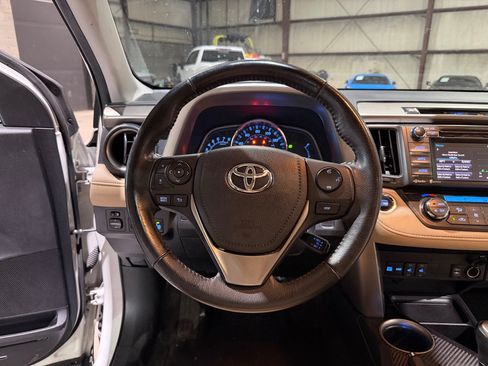 Used 2015 Toyota RAV4 Limited w/ Technology Package AWD/4WD image 30