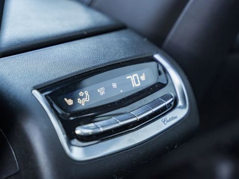 Used 2021 Cadillac XT6 Premium Luxury image 35