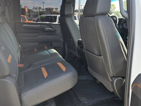 Used 2025 GMC Sierra 2500 AT4 AWD/4WD image 7