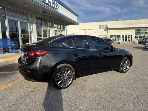 Used 2018 MAZDA MAZDA3 Grand Touring image 8