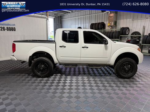 Used 2021 Nissan Frontier SV w/ Midnight Edition Floor Mats image 4