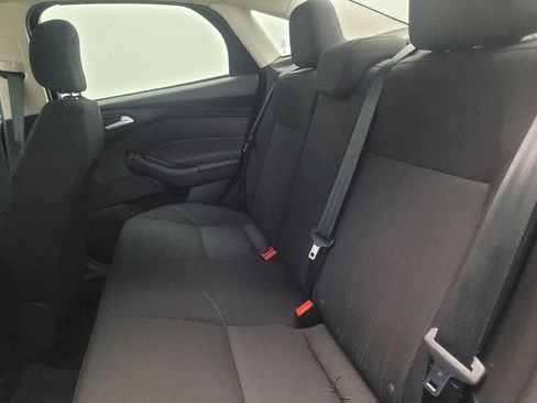 Used 2018 Ford Focus SE image 18