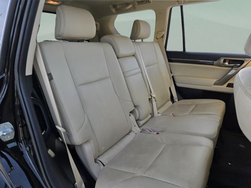 Used 2021 Lexus GX 460 Luxury w/ Accessory Package AWD/4WD image 26