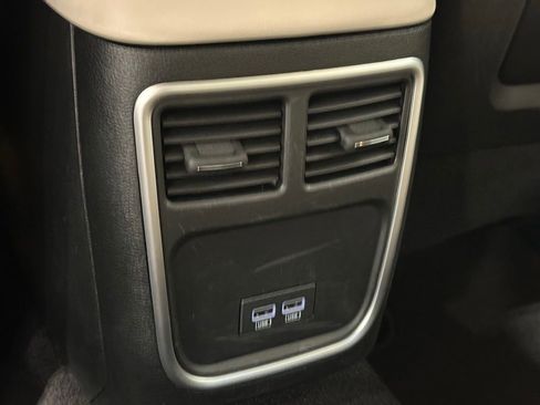 Used 2023 Chrysler 300 Touring L image 31