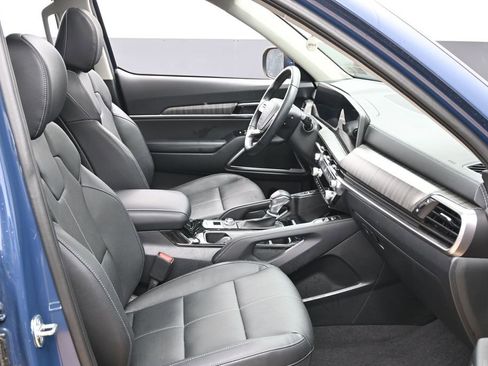 Used 2025 Kia Telluride EX w/ EX Captain's Chair Package FWD image 41