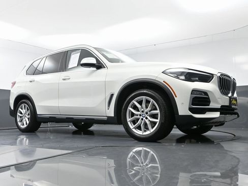 Used 2021 BMW X5 xDrive40i w/ Convenience Package image 48