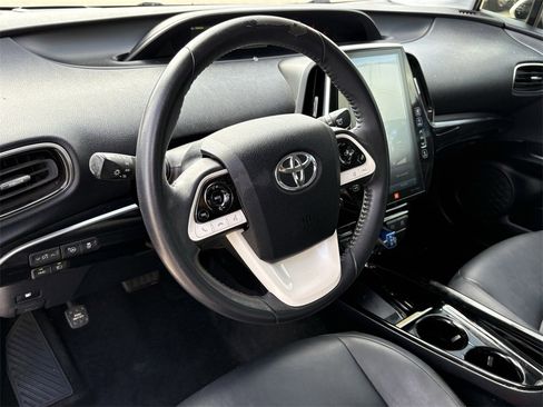 Used 2018 Toyota Prius Four image 14