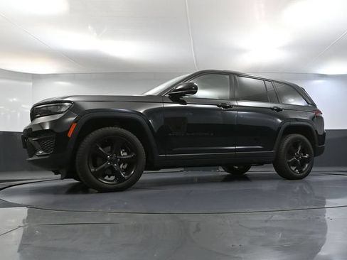 Used 2023 Jeep Grand Cherokee Altitude AWD/4WD image 50