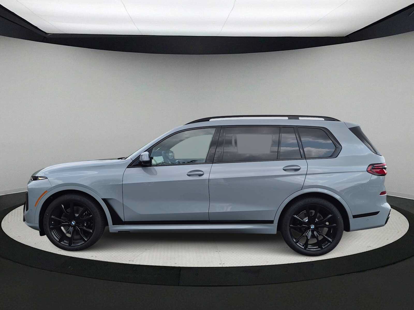 Used 2027 BMW X7 xDrive40i w/ M Sport Package AWD/4WD image 5