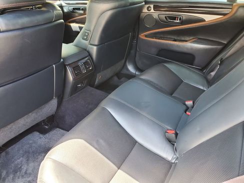 Used 2017 Lexus LS 460 w/ F Sport Midnight Edition RWD image 30