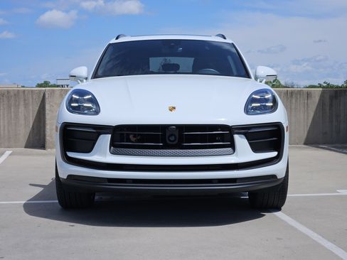Used 2026 Porsche Macan image 11