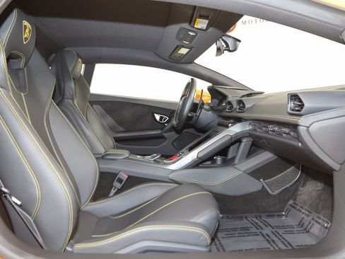 Used 2022 Lamborghini Huracan EVO image 13