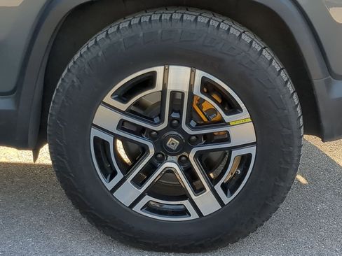 Used 2022 Rivian R1S Launch Edition image 9