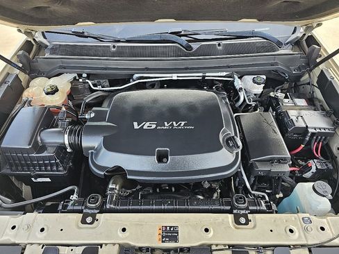 Used 2022 Chevrolet Colorado Z71 w/ Safety Package image 10