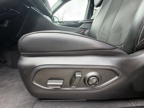 Used 2024 Hyundai Venue SE FWD image 35