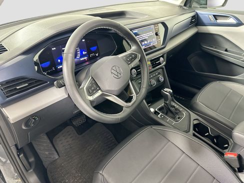 Certified 2022 Volkswagen Taos SE image 9