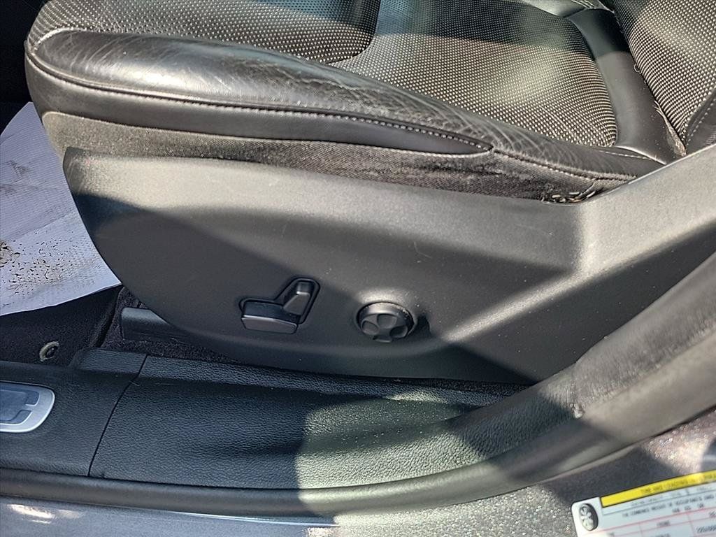 Used 2019 Jeep Cherokee Limited AWD/4WD image 14