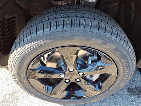 New 2025 Jeep Grand Cherokee L Limited image 15