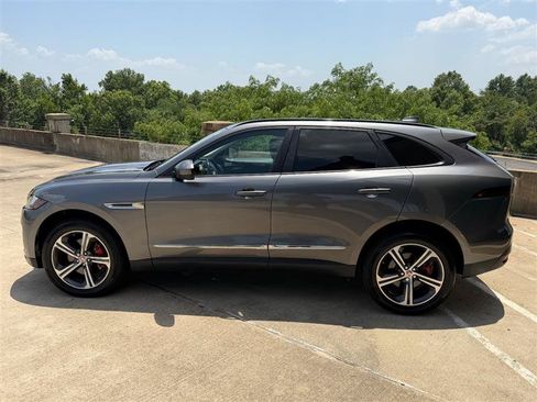 Used 2017 Jaguar F-PACE Premium AWD/4WD image 3