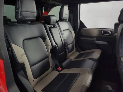 Used 2023 Ford Bronco Wildtrak image 16