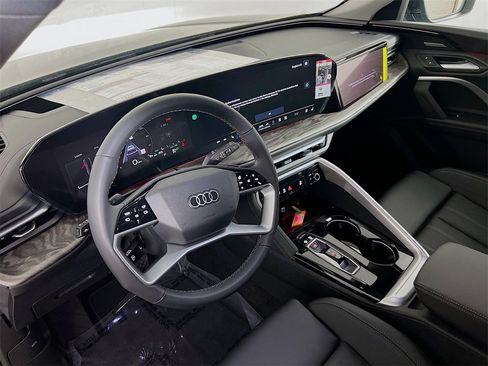New 2025 Audi Q5 Prestige image 9
