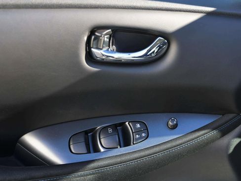 Used 2018 Nissan Leaf S image 15