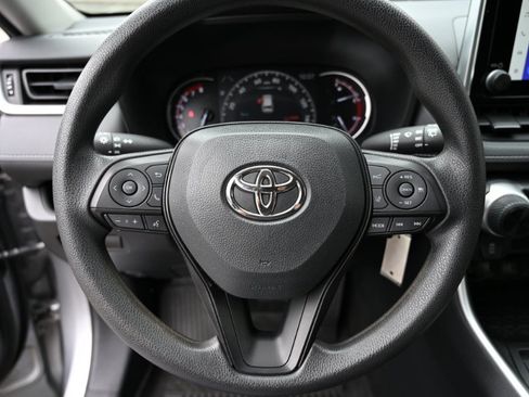 Used 2023 Toyota RAV4 LE AWD/4WD image 17