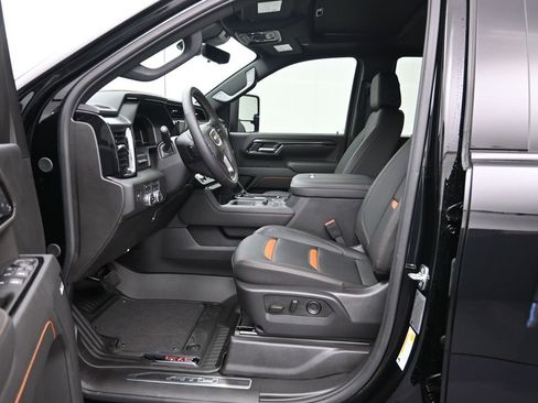 Certified 2025 GMC Sierra 2500 AT4 w/ AT4 Premium Plus Package image 17