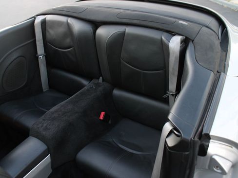 Used 2005 Porsche 911 Carrera image 18