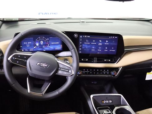 New 2026 Chevrolet Equinox ACTIV w/ Convenience Package III AWD/4WD image 18