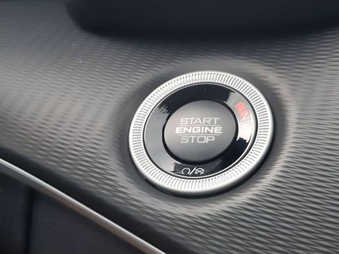 New 2025 Jeep Grand Cherokee L Laredo image 37