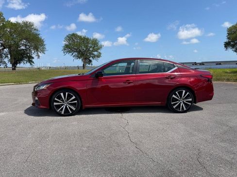 Used 2021 Nissan Altima 2.5 SR image 2