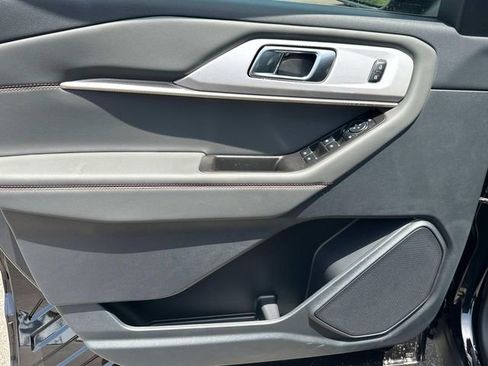 New 2025 Ford Explorer Active w/ Active Comfort Package image 19