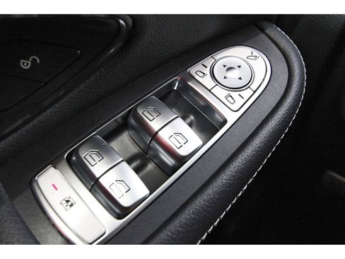 Used 2022 Mercedes-Benz GLC 300 image 21