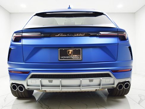 Used 2022 Lamborghini Urus AWD/4WD image 8