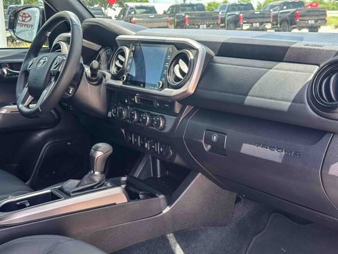 Used 2022 Toyota Tacoma Limited w/ Nightshade Package AWD/4WD image 20