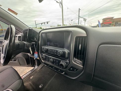 Used 2018 Chevrolet Silverado 1500 LT w/ All Star Edition AWD/4WD image 26