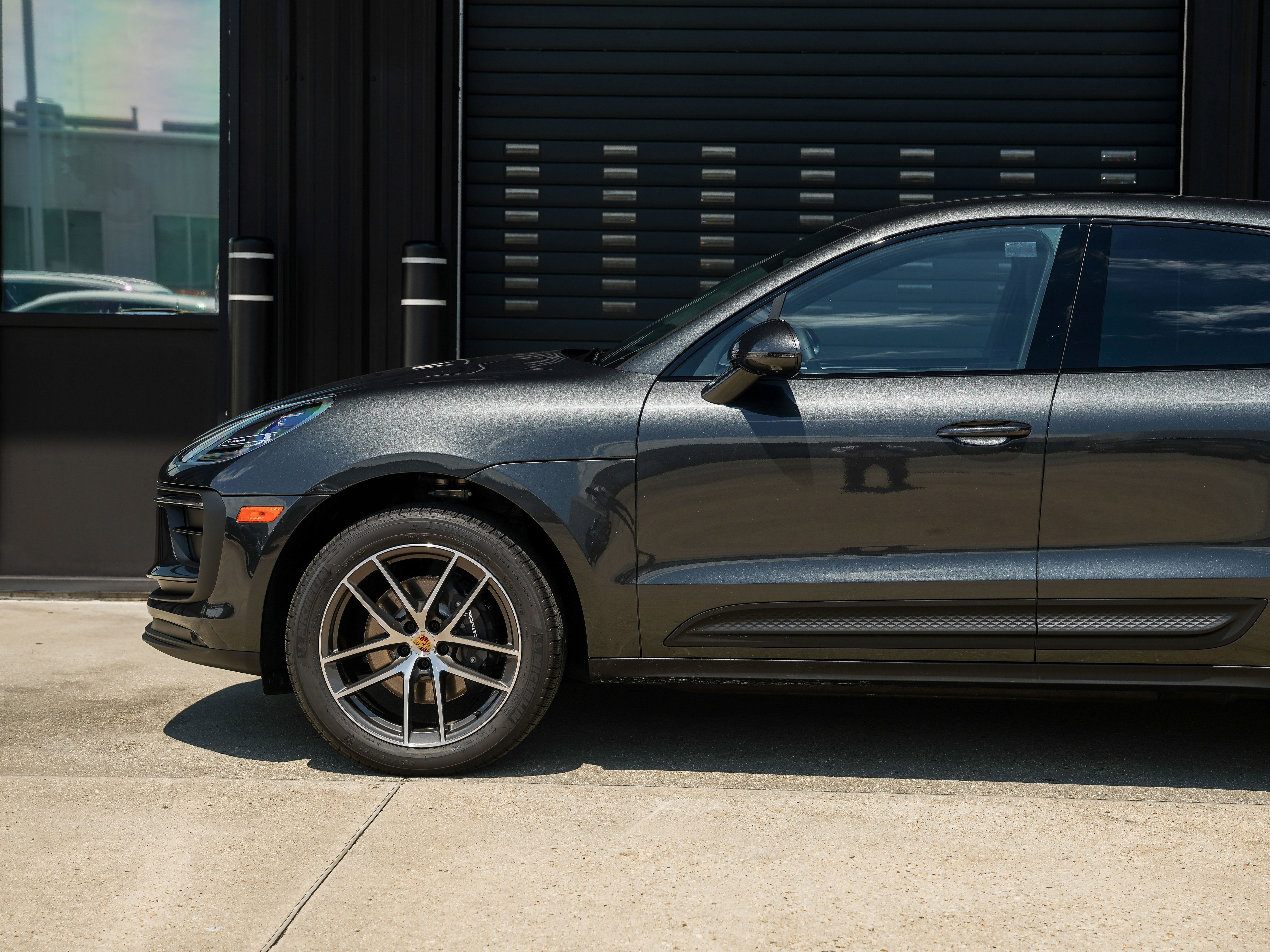 Certified 2026 Porsche Macan AWD/4WD image 11