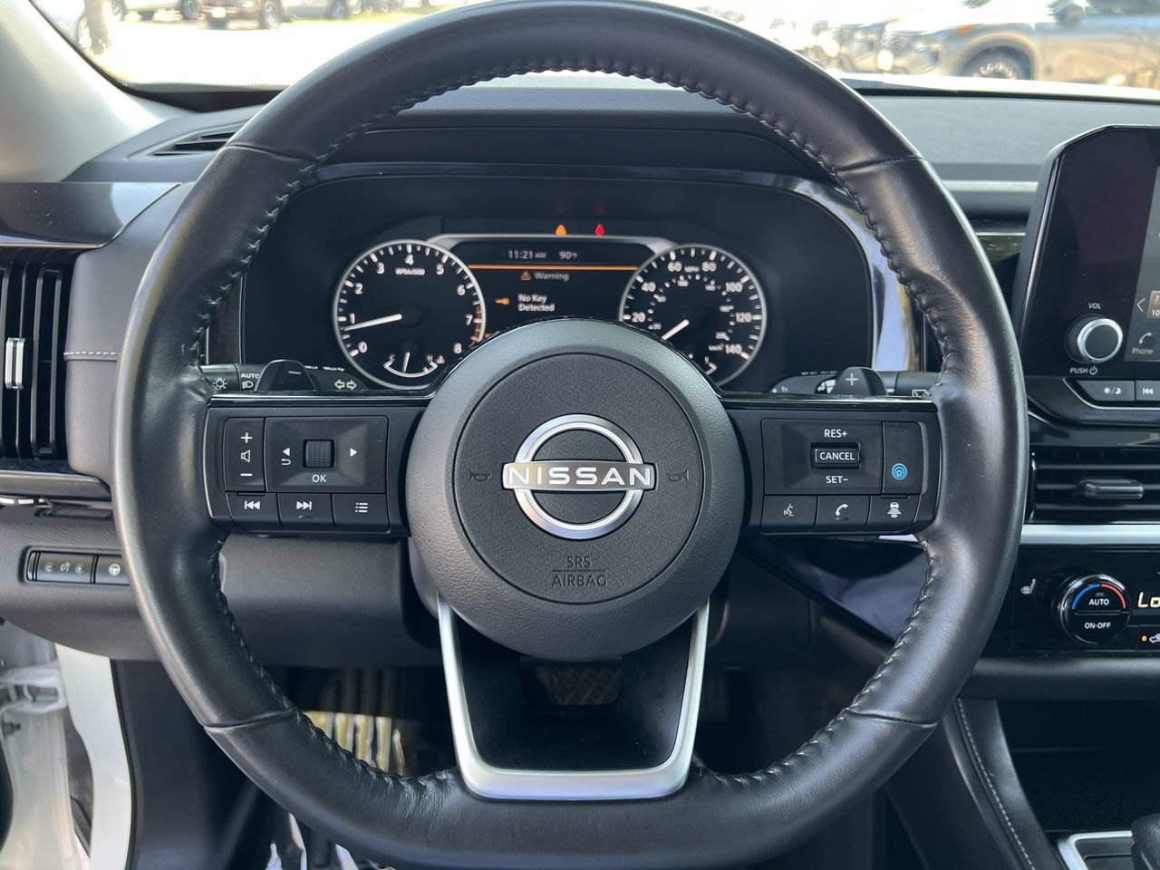 Used 2022 Nissan Pathfinder SV FWD image 12
