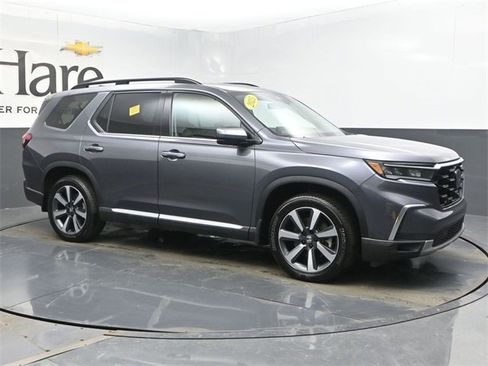 Used 2025 Honda Pilot Touring image 6