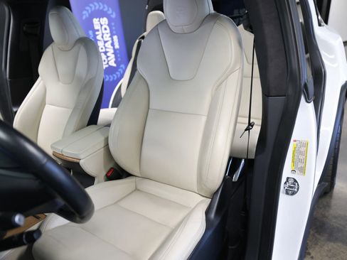 Used 2020 Tesla Model X Long Range image 25