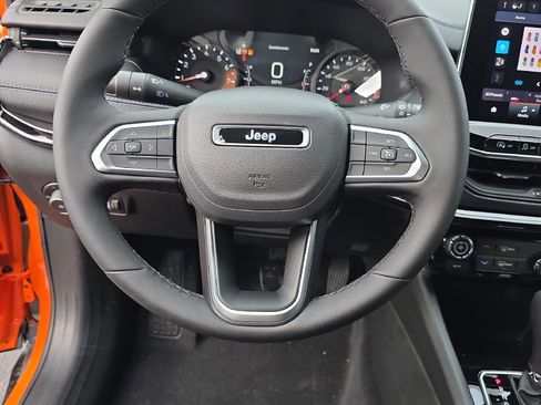 New 2026 Jeep Compass Latitude image 16